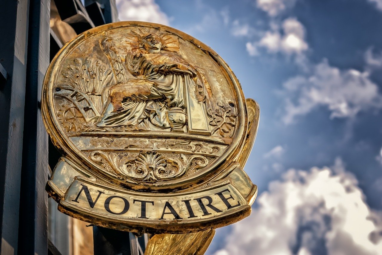 Démarches auprès du notaire après un décès
